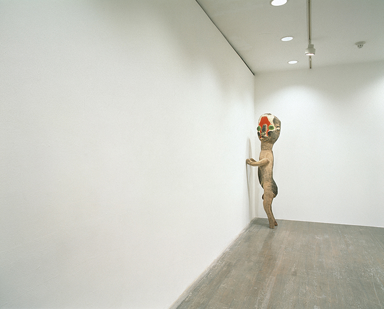 原美術館加藤泉–LIKE A ROLLING SNOWBALL展
