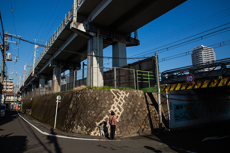 鉄道100景　横須賀線第一戸越ガードと築堤